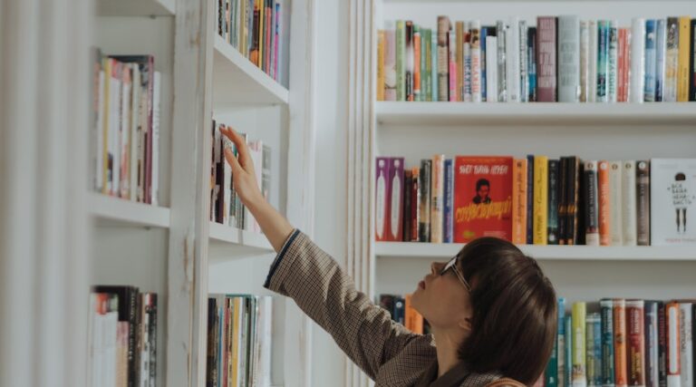 Menjawab: Mengapa kamu tertarik dan merasa layak mendapatkan beasiswa ini